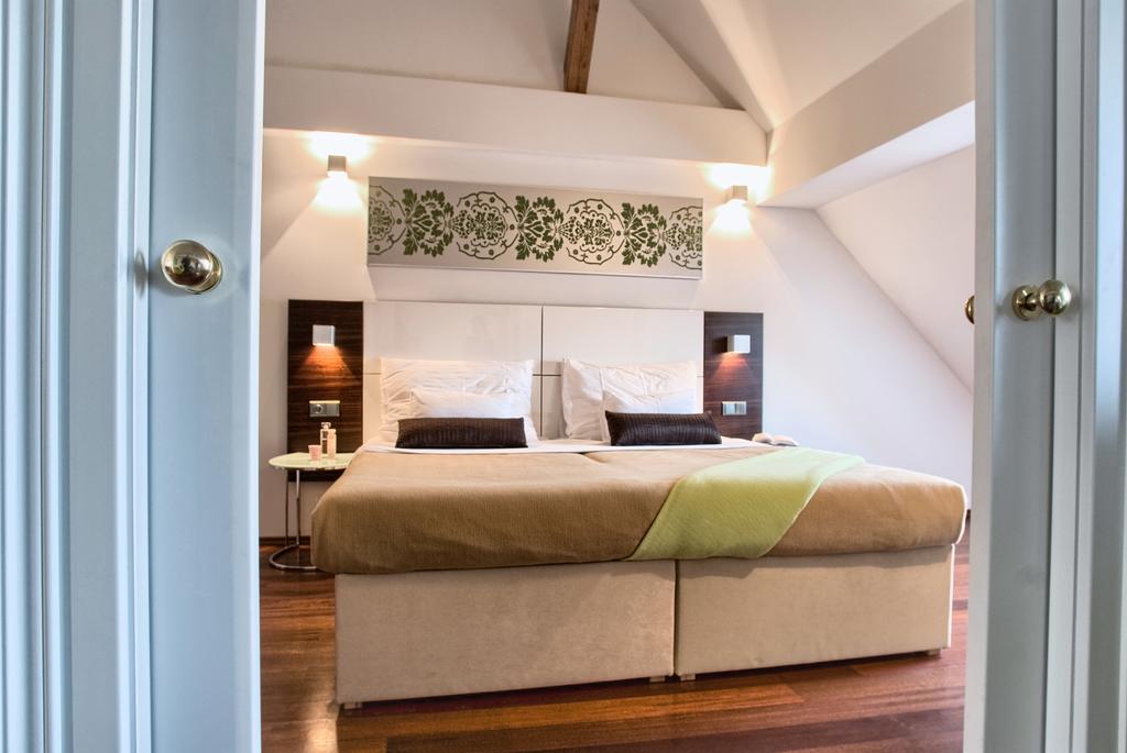 Residence Karolina Praga Esterno foto