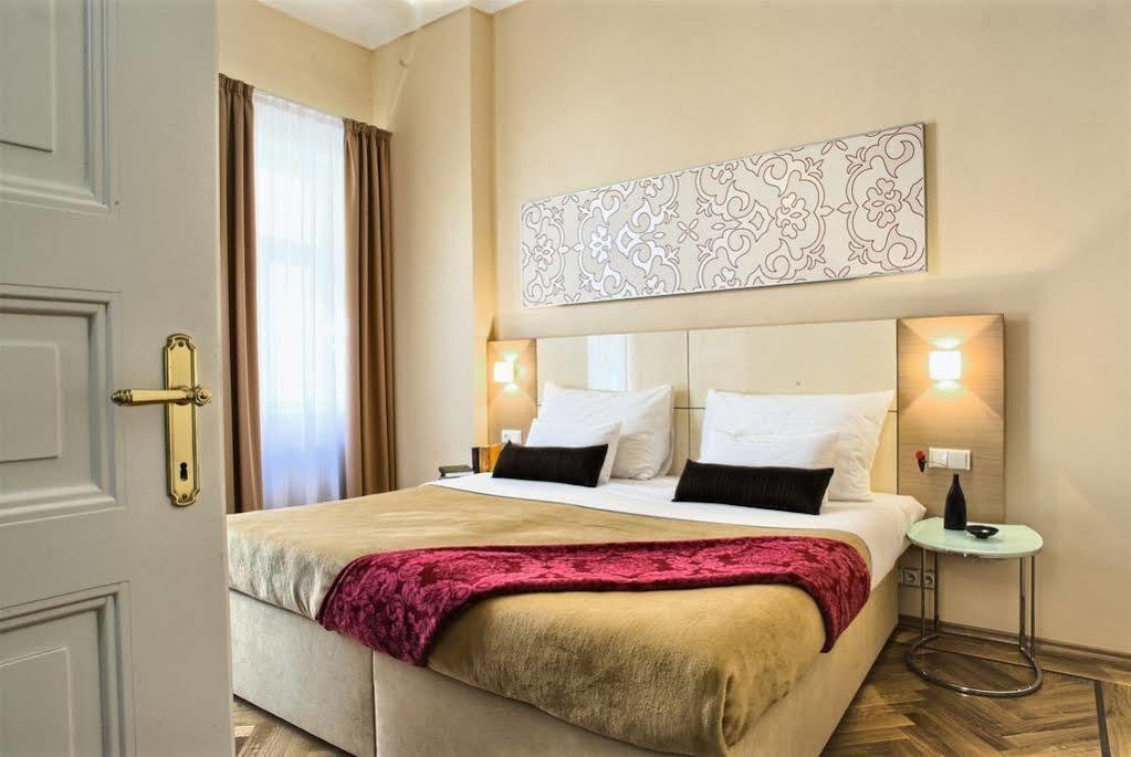 Residence Karolina Praga Esterno foto